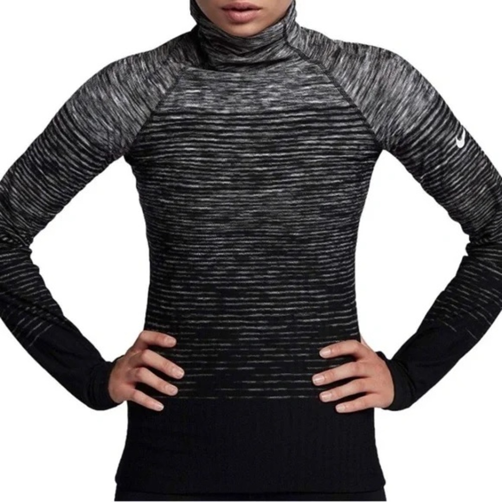 Nike Women’s Hyperwarm Training Top